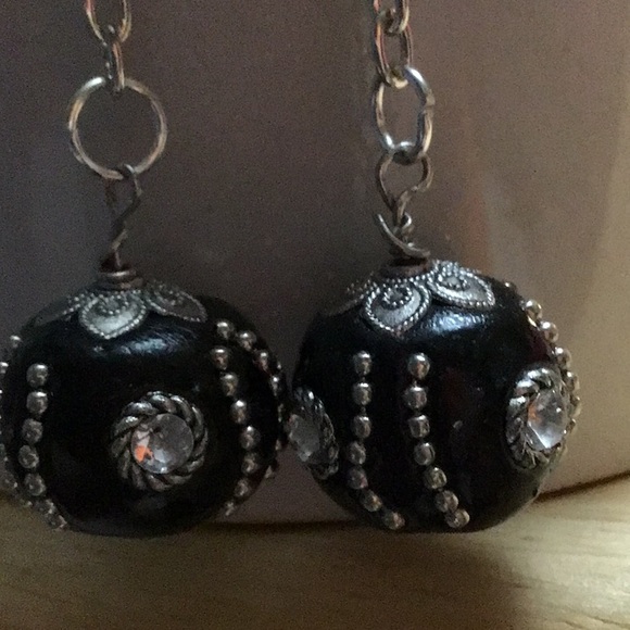 Large black and silver bead on silver metal chain .. fish hook earrings - Picture 3 of 4